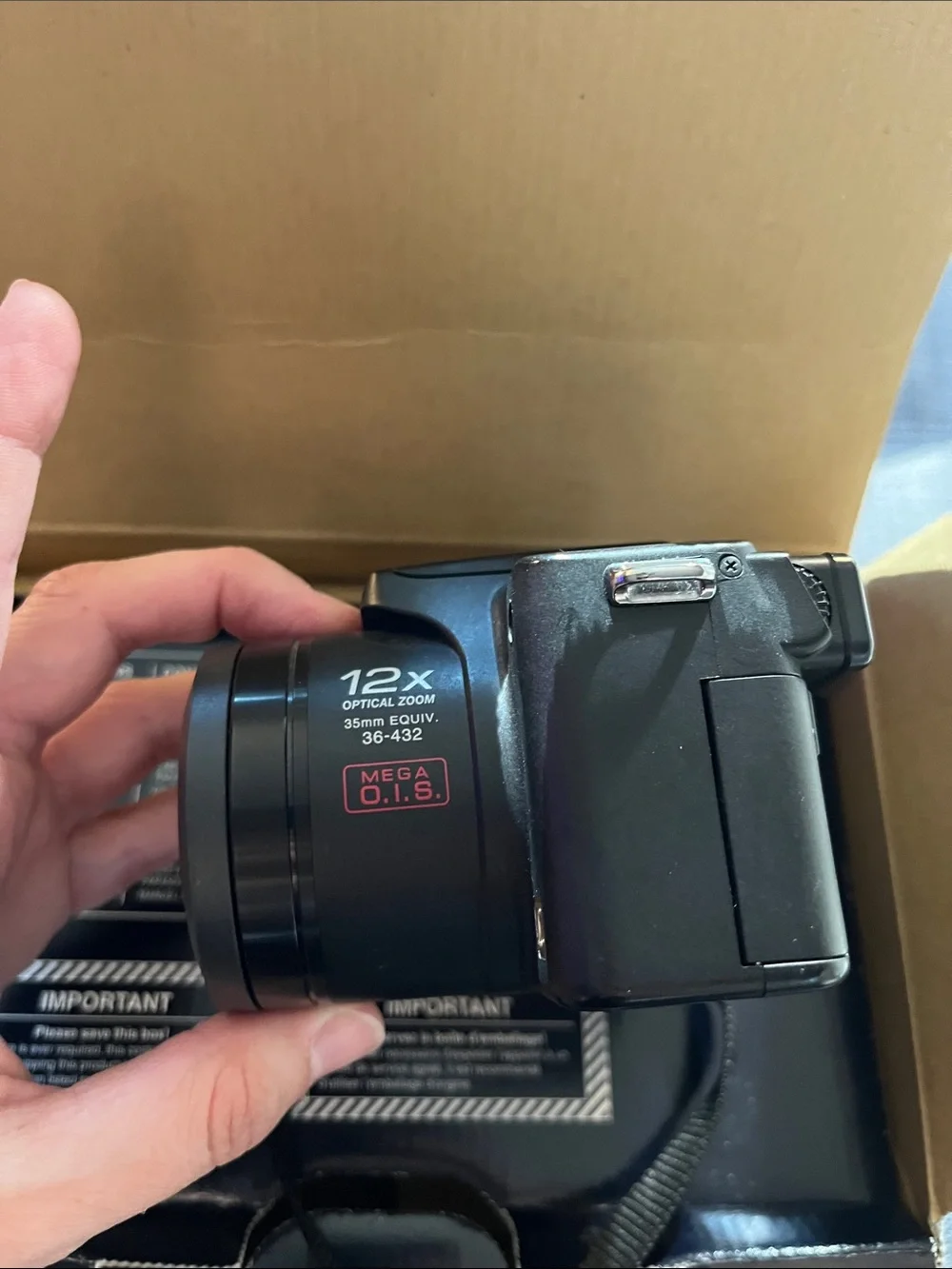 Vintage Panasonic Lumix DMC-LUMIX FZ5 Digital Camera
